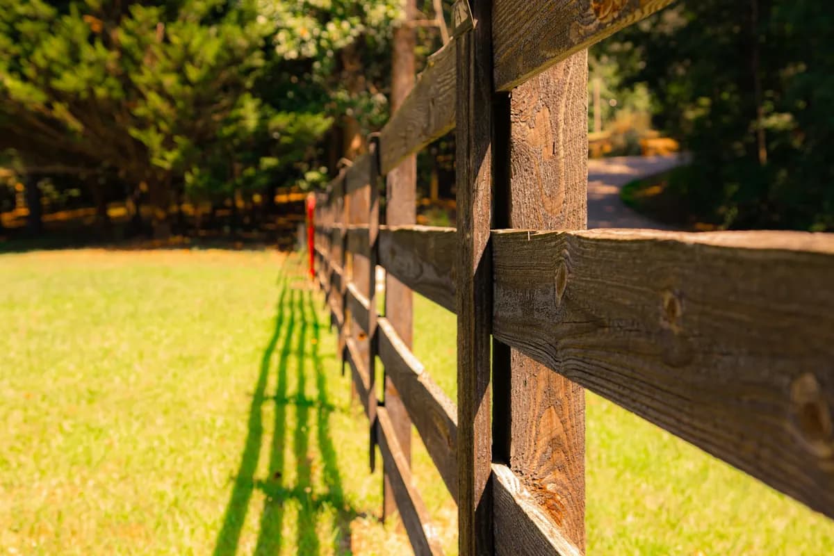 New redwood fence installation in San Jose